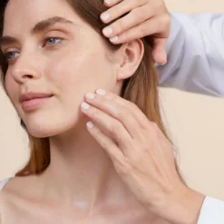 Avène SPF 50 Compact Getint Sable (10 gr)